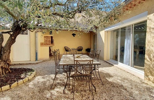 Saint-Maurice-sur-Eygues Apartment | Homerez - Apartement for 5 ppl. with garden at Saint-Maurice-sur-Eygues