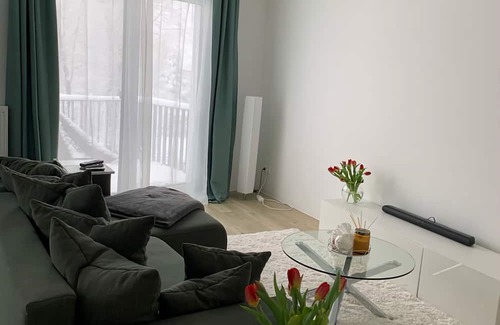 Schnelsen Apartment | Inviting Apartment in Hamburg with Spa and Hot Tub Access