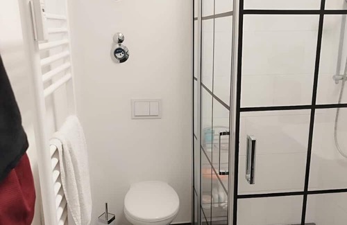 Schnelsen Apartment | Inviting Apartment in Hamburg with Spa and Hot Tub Access