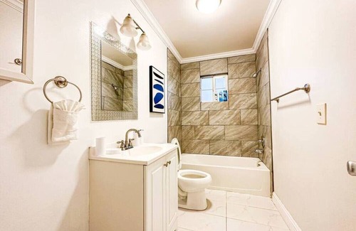 Vernon House | Stylish 4-BR Retreat with Kitchen & Pet-Friendly Perks
