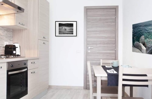 Universita Apartment | Family-Friendly Retreat at New Tiburtina 3 Hotel