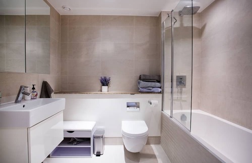 St. Helen's Apartment | Top-Rated One-Bed Apartment Near Portobello Road