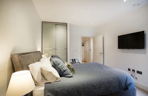 St. Helen's Apartment | Top-Rated One-Bed Apartment Near Portobello Road