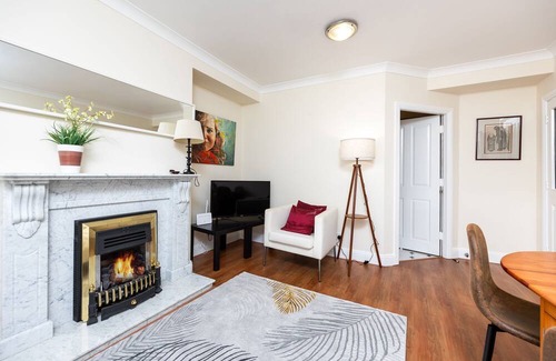 Ballsbridge Apartment | Stunning 1 BDR with free parking in Ballsbridge