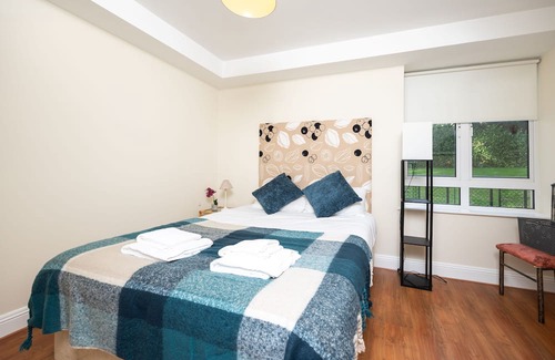 Ballsbridge Apartment | Stunning 1 BDR with free parking in Ballsbridge