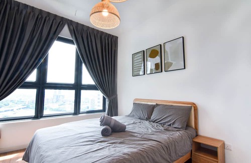Taman Pertama Apartment | A Comfy 3BR Apt Near Sunway Velocity, FREE Parking