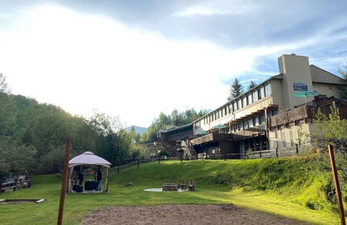 Glenwood Springs Cabin | Inviting Mountain View Room #12 with Fireplace & Kitchen
