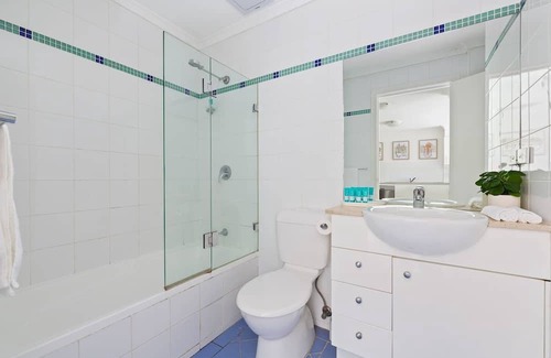 Brookvale Apartment | Trendy Escape on Sydney's Northern Beaches for Families
