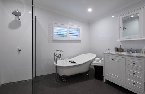 Clunes House | Pet-Friendly Retreat: Trembath Cottage in Clunes Awaits