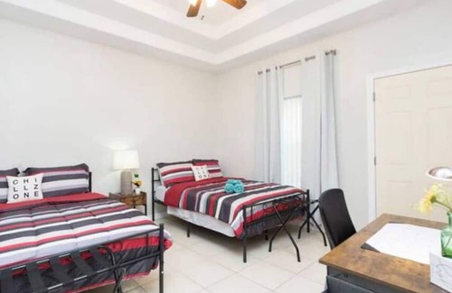 Edinburg Apartment | Ideal Spot for Families: Pet-Friendly Stays & Breakfast