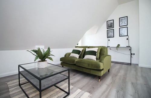 Filton House | Mayville Avenue Bristol (1 BR with Free parking)