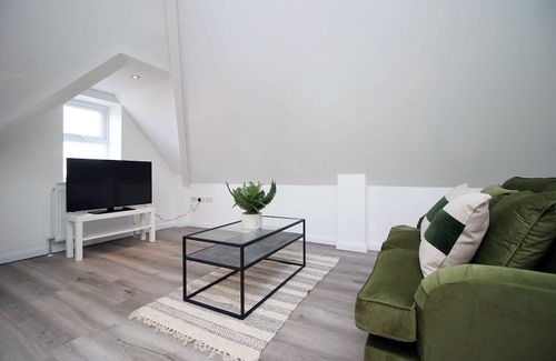 Filton House | Mayville Avenue Bristol (1 BR with Free parking)