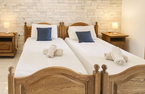 Pieta Apartment | Top-Rated XL Central Home Near Valletta and Sliema