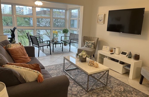 Bel Air Apartment | Beachside Retreat with Pool and Ocean View Amenities