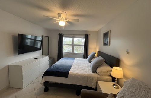 Bel Air Apartment | Beachside Retreat with Pool and Ocean View Amenities