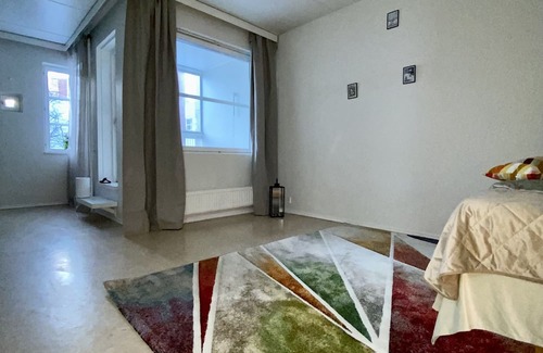 Kallio Apartment | Discover the Heart of Hakaniemi - Pet Friendly Retreat