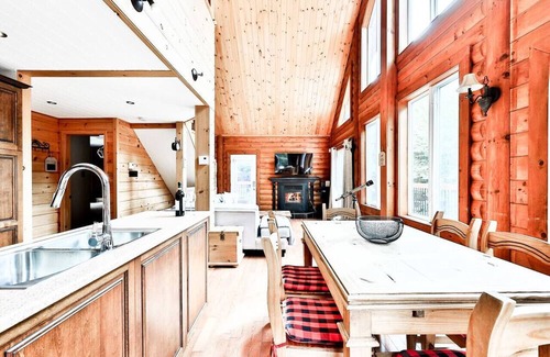 Nominingue Ski Chalet | Relax at Chalet Cordelia SPA: Pet-Friendly Oceanfront Retreat