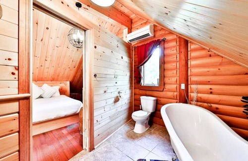 Nominingue Ski Chalet | Relax at Chalet Cordelia SPA: Pet-Friendly Oceanfront Retreat