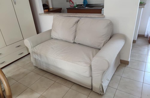 Fondi Villa | Beachside Getaway: 6-Bedroom House with Expansive Garden