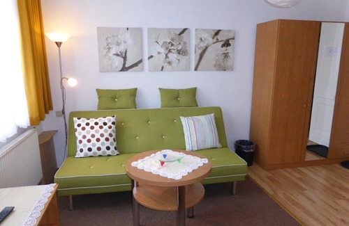 Dessau-Rosslau Cottage | Cozy Pension Nord Doppelzimmer with Breakfast & Kitchen Access