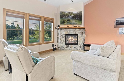 Dover Bay Condo | Make yourself at home in this 2-bed/2-bath Condo at Dover Bay