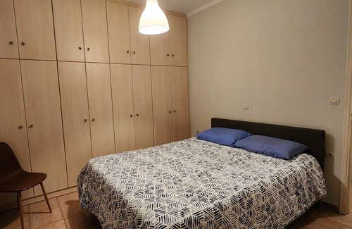 Paralio Astros Apartment | Great location, only 100m from beach.