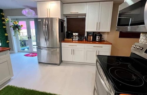 Deerfield Beach Apartment | 3 Bedroom 754301 by Houzlet