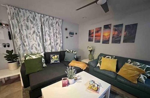 Coral Heights Apartment | 3 Bedroom 751272 by Houzlet