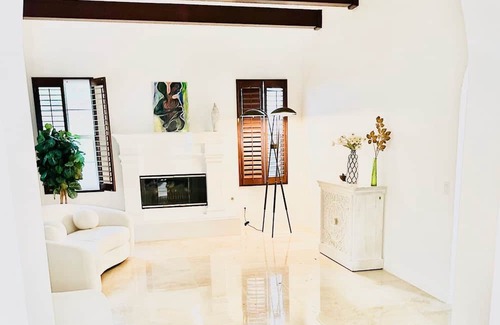 Coto de Caza House | Elegant Spanish Hacienda with Child-Friendly Amenities