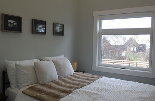 Consecon House | Modern Home with Hot Tub in PEC - Family-Friendly Stay