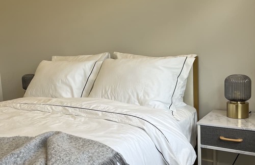 Consecon House | Modern Home with Hot Tub in PEC - Family-Friendly Stay