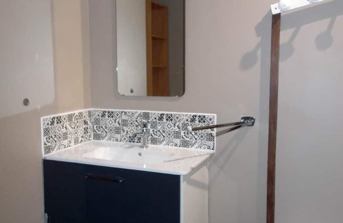 Loos Condo | Convenient Apartment Near Lille's CHRU for 1 to 4 Guests