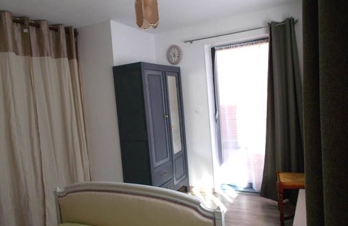 Loos Condo | Convenient Apartment Near Lille's CHRU for 1 to 4 Guests