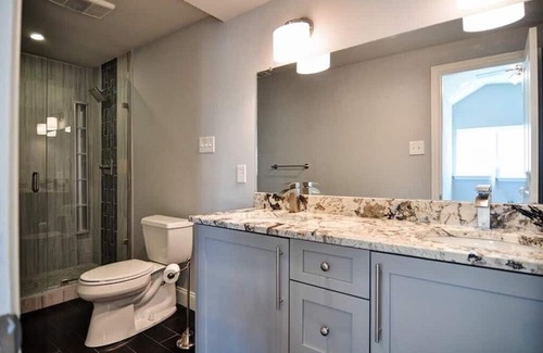 Kessler House | Ideal Group Retreat with Private Pool and Breakfast