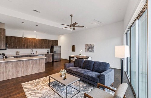 Cedars Apartment | Modern City Apartment with King Bed and Gym Access