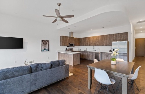 Cedars Apartment | Modern City Apartment with King Bed and Gym Access