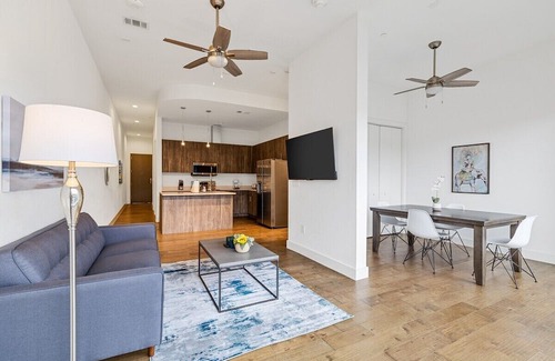 Cedars Apartment | Modern Downtown Retreat with Family-Friendly Amenities