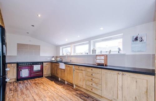 Sandbach House | Scenic Country 4-Bed Home with Eco-Friendly Amenities