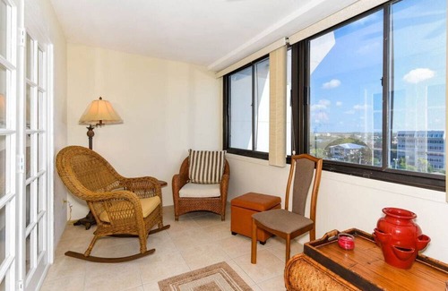 Siesta Key Condo | Discover Peppertree Bay: Beachfront Paradise Awaits