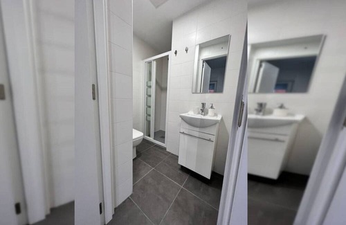 Benicalap Apartment | 10 Minuten zum Stadtzentrum, Haustürbus, Straßenbahn 3 Minuten. Studio Grass