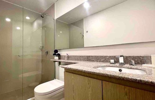 Riomar House | Elegant Apartment with Pool, Gym & Free Wi-Fi at Hilton
