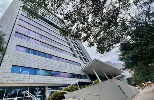 Riomar House | Elegant Apartment with Pool, Gym & Free Wi-Fi at Hilton