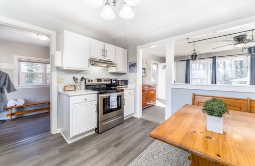 Greensboro House | Greensboro Retreat with Hot Tub, Work Space, and Pet Friendly!