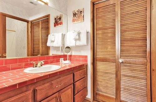 Whispering Forest Cabin | Discover Mt Verdi Mountain Manor: A Family-Friendly Cabin