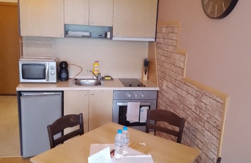 Razlog Apartment | Trendy Studio with Pool View and Spa Amenities