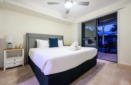 Gold Coast House | Tranquil Hope Island Retreat with Pool and Family Amenities