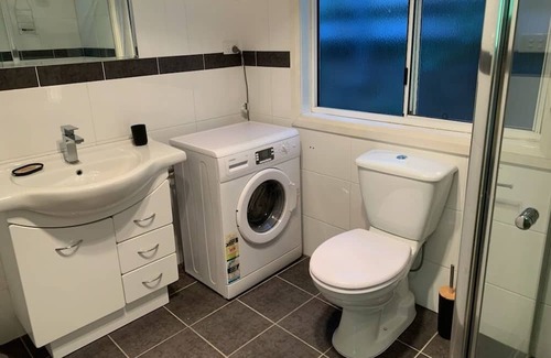 Yass Apartment | Very Comfortable Granny Flat - breakfast included