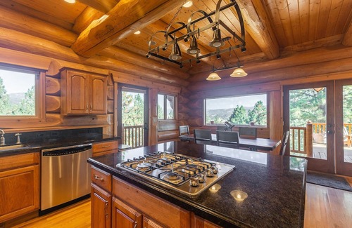 Garden Valley Cabin | Unique Cabin Retreat with Kitchen & Child-Friendly Amenities