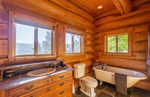 Garden Valley Cabin | Unique Cabin Retreat with Kitchen & Child-Friendly Amenities