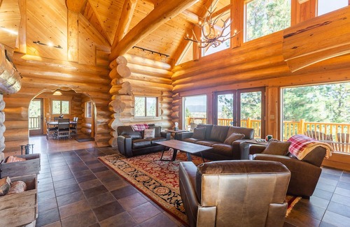 Garden Valley Cabin | Unique Cabin Retreat with Kitchen & Child-Friendly Amenities
